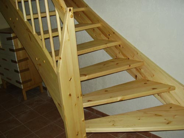 Holztreppen aus Polen  - Dienstleistungen Business Gewerbe - Wierzchucin Kr lewski 