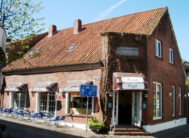 Tausche Wohngeschäftshaus gegen Motor oder Segelyacht - Immobilien - dornum