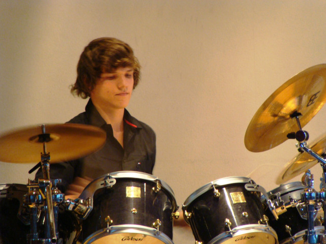 Student gibt Schlagzeugunterricht  14Jahre Erfahrung  - Musik - Stuttgart West