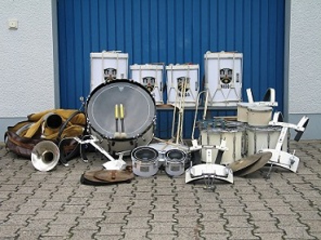 Blasinstrumente & Schlaginstrumente zu verkaufen - Musik - Nidda