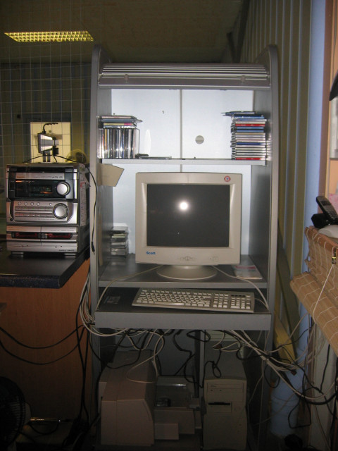 Computerschrank - Buero Geschaeft -  Selters