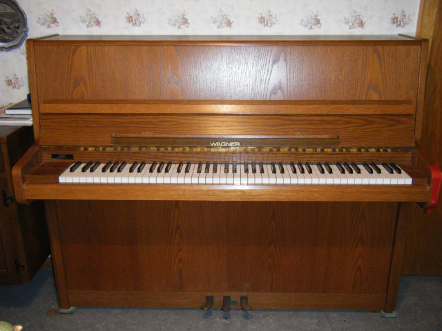Wagner Klavier  braun  - Musik - Liederbach