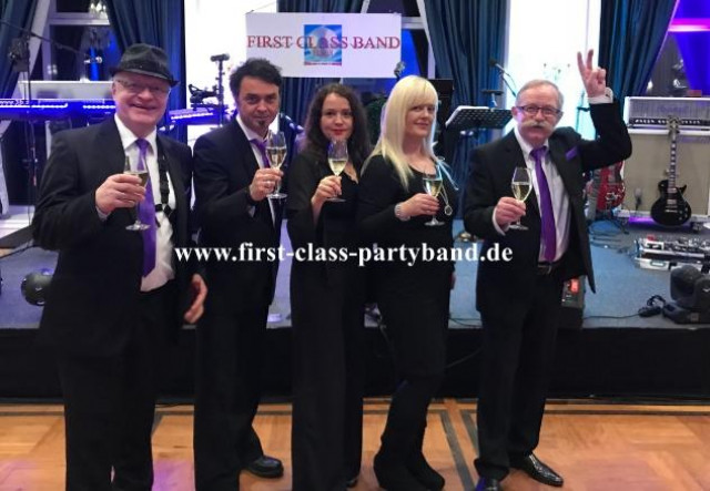 ***** WEIHNACHTSFEIER in BREMEN mit LIVE-MUSIK und SHOW ***** - Musik - Bremen