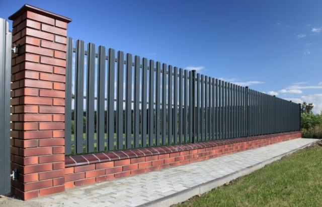 Zaun, Metallzaun, Umzäunung, Staketen- Latten- Paneelen- Zäune - Projekt Vorlage - Handwerk Hausbau Garten - Berlin