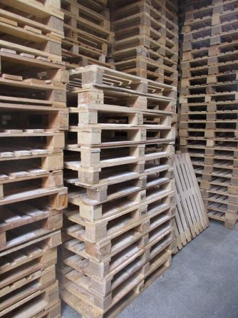 Bieten gebrauchte Paletten in grosser Menge an - Buero Geschaeft - Chemnitz